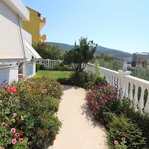 Taku , Ksamil Albania